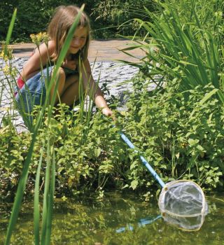 Scoop net with telescope stick