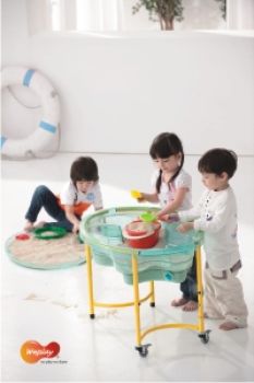 Sand & Water Table transparent