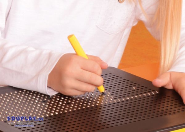 Triangular pen magnetic for write/draw board magnetic