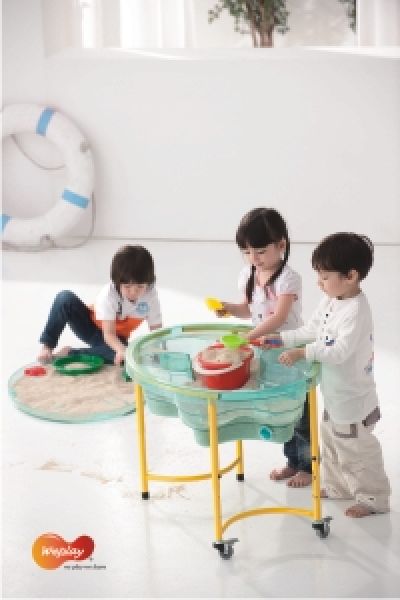 Sand & Water Table transparent